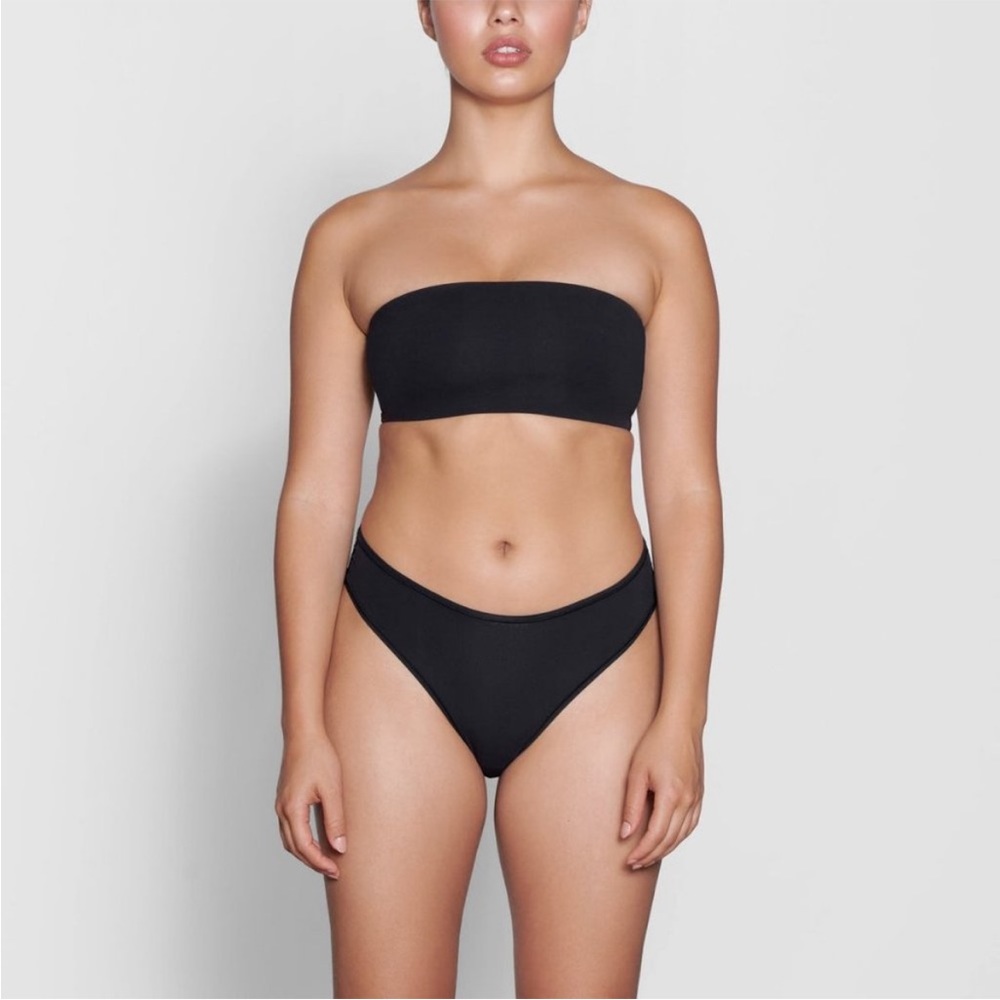 SKIMS NWT fits everybody cheeky brief